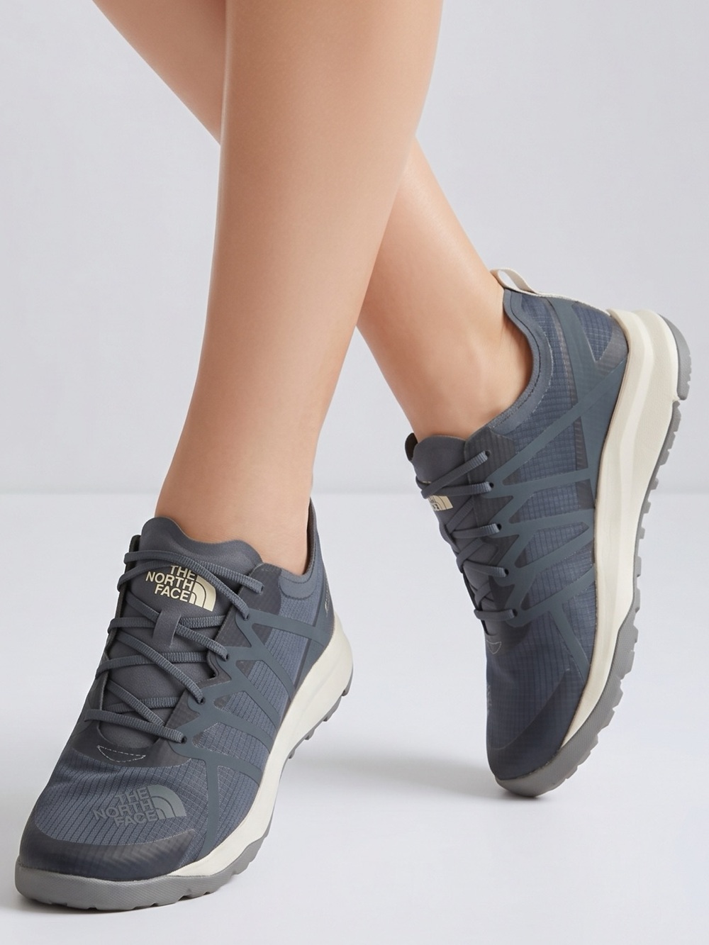 The North Face Flypack Womens Size 10 Running Shoes‎ Sneakers Black Gray Lace Up